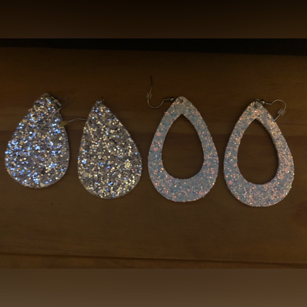 Iridescent white and glitter silver earrings